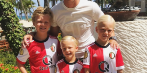 <?php the_title(); ?>