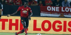 天空记者：维拉有意租借蓝军前锋亚伯拉罕和曼联后卫图安泽贝