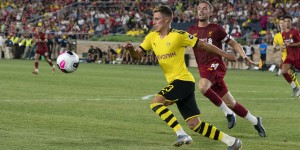 记者：小阿扎尔正在前往埃因霍温，他将外租半年