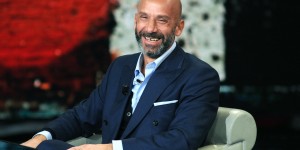 克劳奇悼念维亚利：我曾因为他收集桑普球衣，也曾尝试模仿他射门