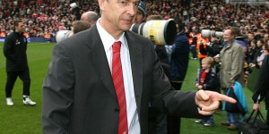 电讯报：阿森纳将推动为温格在酋长球场外建雕像，计划明年建成