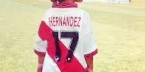 拜仁后卫卢卡斯：不理解为什么父亲抛弃我们，现在我们可以靠自己