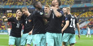 阿拉巴：阿瑙没有100%满意自己替补，但我总是看好他