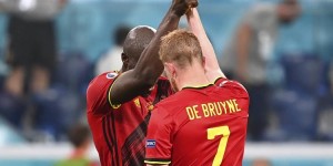 比媒：卢卡库、默尼耶今天未随球队合练，前者无法出战加拿大