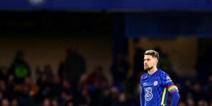 意媒：若日尼奥经纪人近日现身巴塞罗那，球员与蓝军合同即将到期