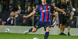 每体：德容不满巴萨的采访引发曼联和切尔西的关注