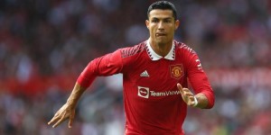 曼晚为曼联球员评分：胖虎7分、C罗6分 四名首发后卫均5分