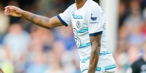 博尔特是我哥们?！斯特林：只要跟他联系，现在就能去牙买加