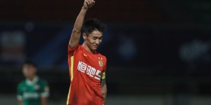 深足vs广州队首发：3外援PK全华班，韦世豪、杨立瑜先发