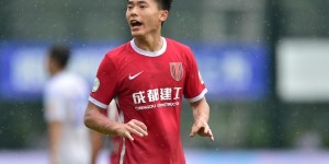胡荷韬：19岁踢上中超主力很幸运，进入预备队两天后就上调一队
