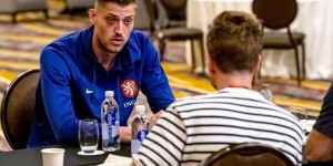 荷媒：范加尔将让2米03门将诺伯特首发，国家队0出场&曾考虑退役