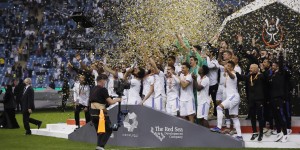 2022年，4座?！皇马官推晒2022年4次夺冠合照