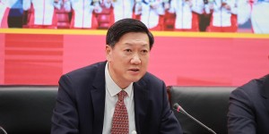 国家体育总局局长高志丹调研中国女足冬训，足协主席陈戌源陪同