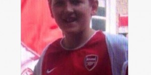 皮尔斯-摩根晒凯恩儿时身穿阿森纳球衣照：凯恩是我们的一员