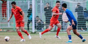 曲波晒昔日国家队重聚照：少年白了头！愿中国足球再腾飞！