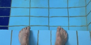 泡澡恢复？泰山外援费莱尼社媒晒照：热个身