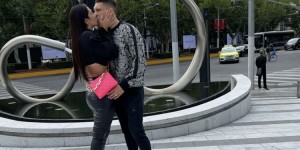 羡慕了！莫伊塞斯与妻子在中国街头秀恩爱，女儿充当摄影师