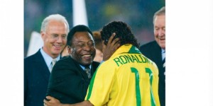 小罗祝福贝利82岁生日快乐：祝你健康，国王长命百岁！