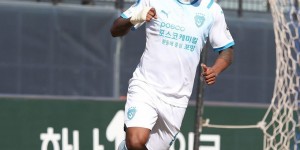 足球报：蓉城外援敲定帕拉西奥斯，内援在和几个中生代后卫谈