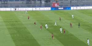 开场8分钟破门！吕文君接队友直塞首开记录，这球冷静！！