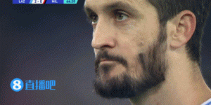 塔塔出击不及时，卡卢卢放倒佩德罗送点，阿尔贝托主罚命中