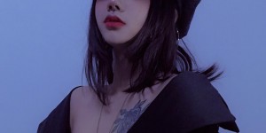 「黑暗系正妹」Cherry火辣胴體完全解放，狂野性感的致命吸引力！