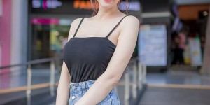 穿內衣直接出門！「白嫩美胸妹」透膚馬甲好招搖，穠纖合度曲線撩人