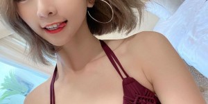 眨眼自拍的超人氣正妹「優寶」，「E奶好曲線」畫面好兇呀！