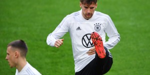 记者：格雷茨卡的肌肉伤还需接受检查，他周五不会去德国队报道
