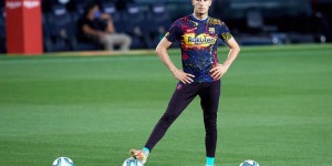 每体：门德斯作为B队门将佩尼亚的经纪人，将与巴萨商谈球员未来