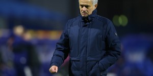 凯恩：穆里尼奥的下课节点让我惊讶，我们都知道他在决赛的纪录