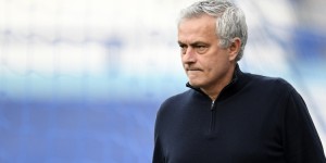 迪卡尼奥：罗马官宣穆帅上任后，一些球迷以为他们已经赢得三冠王