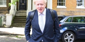 英首相：欧冠决赛在英国进行会非常棒，想帮助两队球迷在现场看球