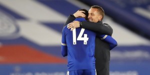 自1998年以来，莱斯特城首次在联赛客场击败曼联