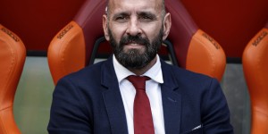 塞维利亚总监：戈麦斯将留队，未进行卡斯蒂列霍的转会谈判