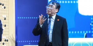 聂卫平：李铁与队员交流更顺畅，执教国足比里皮更适合