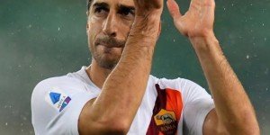 意媒：穆帅想与姆希塔良搁置分歧，并让他和罗马续约至2023年