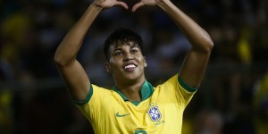 巴媒：尤文在19岁前锋若热竞争中战胜米兰 桑托斯要价约1000万欧