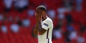 莱因克尔：斯特林的又一粒进球，他是英格兰目前为止的最佳球员