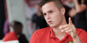 米体：小因扎吉将评估范赫斯登，国米拥有该球员回购权