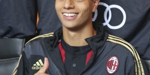 没能证明自己，昔日米兰天才马斯图尔与雷吉纳提前解约