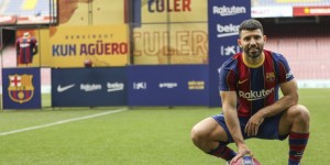 记者：法蒂恢复后将与德佩、梅西搭档首发，阿圭罗将担任替补