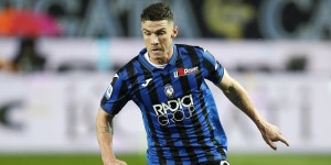 跟队记者：尤文无意签戈森斯，桑德罗将继续效力尤文