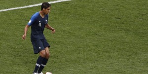 曼晚：曼联18年有机会签瓦拉内，但穆帅认为1亿镑无法说服老佛爷