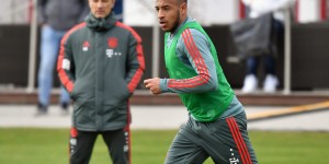 记者：曼联无意引进拜仁中场托利索