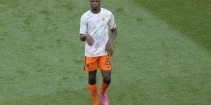 罗体：若最终出售卢卡库，国米将利用资金签下邓弗里斯