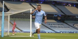 记者：如果曼城成功签下凯恩，那么租借热苏斯仍是尤文首选