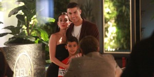 C罗母亲：迷你罗比同龄的C罗要优秀，因为他有C罗做老师