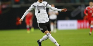 格雷茨卡：我们确实错失了很多机会 必须始终保持专注