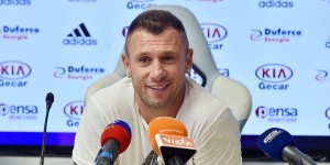 卡萨诺：本泽马是世界最强前锋之一 吉鲁不进球也对团队有贡献